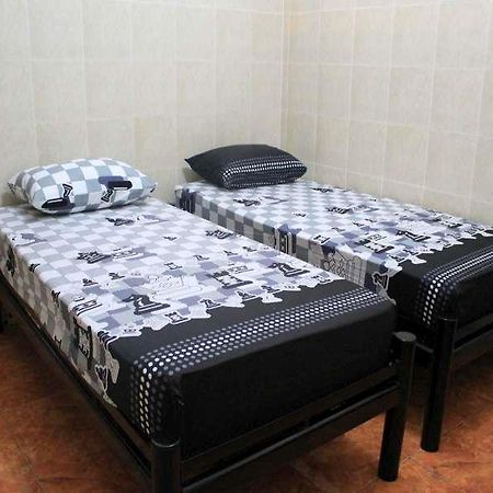 Tri Star Homestay Madiun Εξωτερικό φωτογραφία