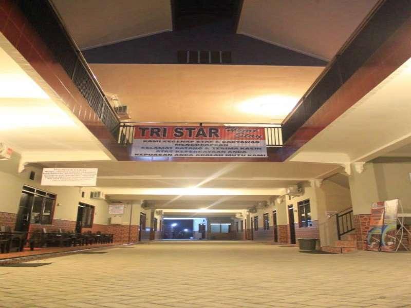 Tri Star Homestay Madiun Εξωτερικό φωτογραφία